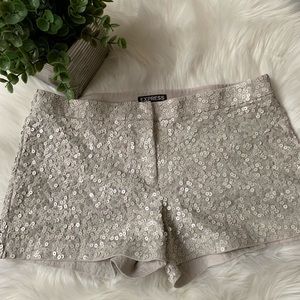 Express short size 6 with sequin